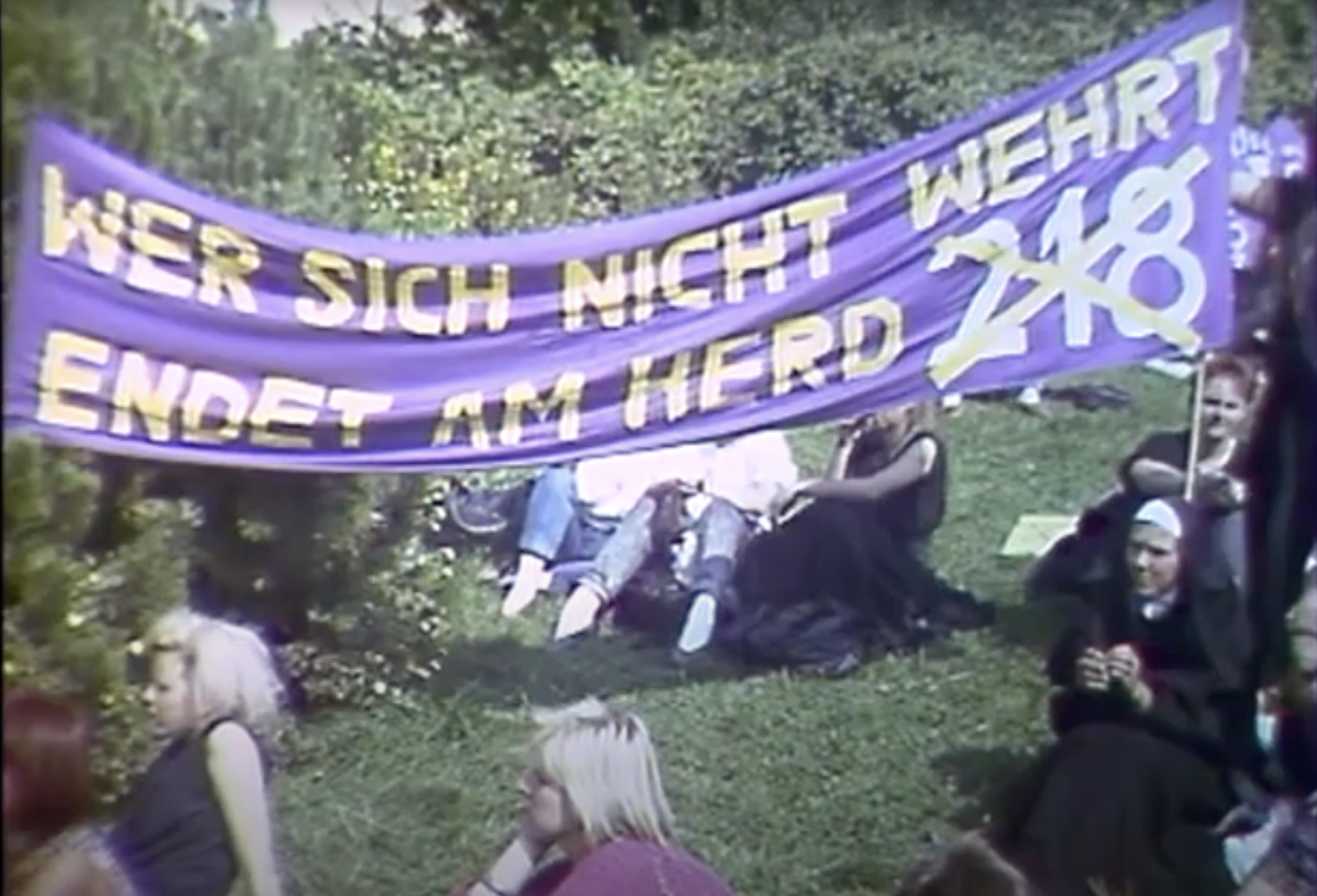 Frauendemo zur Abschaffung des § 218 in Nürnberg Ende der 1980er Jahre.